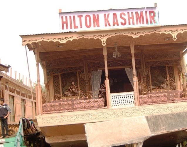 Hilton Kashmir Houseboat, Srinagar 1